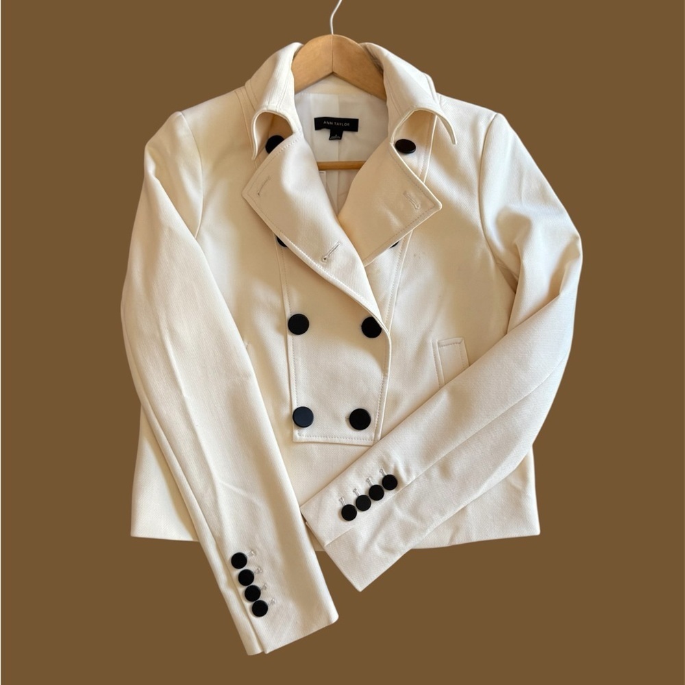 Ann Taylor | Cream Double-Breasted Fitted Crop Blazer, Size 4, NWT - Picture 9 of 15